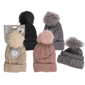 Comfort cap with artifical fur pompom